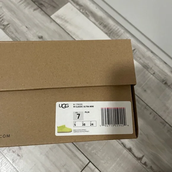 UGG Classic Ultra Mini - Picture 4 of 7